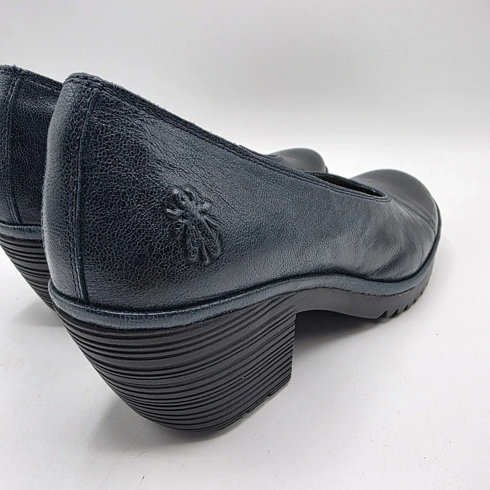 Fly London WALO988FLY Pumps SZ 11 Blue Teal Leather Chunky Heel Comfort Lug Sole